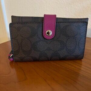 Vintage Coach phone clutch wristlet